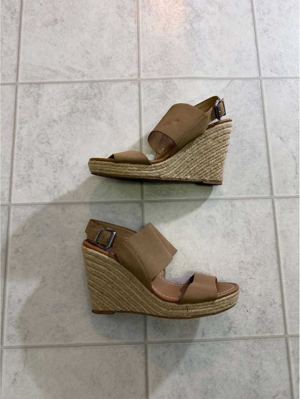DV by Dolce Vita Tan Wedge Sandals Size 8.5